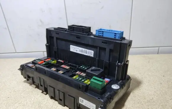 BMW X3 F25 Fuse module 19021405846393 9315150-01