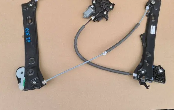 BMW 4 G22 G23 G24 G26 Front door window regulator with motor 9854492 E01839