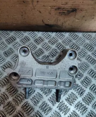 KIA Sportage Engine mounting bracket