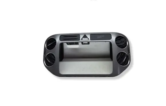 Volkswagen Tiguan Radio/GPS head unit trim 5M0858071K