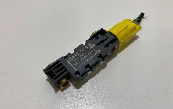 Audi A4 S4 B7 8E 8H Airbag deployment crash/impact sensor 8E0959643B