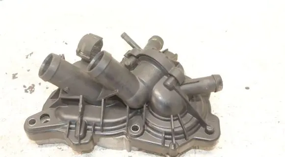 Volkswagen Polo V 6R Water pump 04E121121E 04E121042M