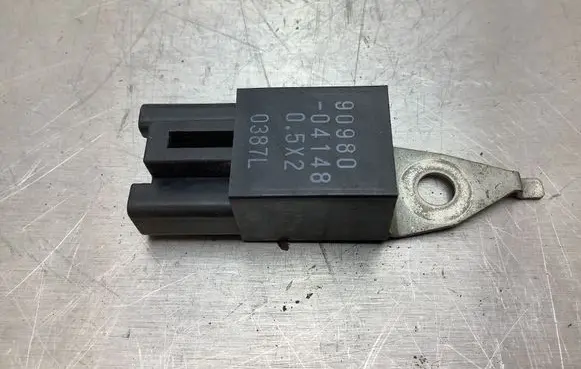 Toyota Yaris Other relay 90980 05X2 0387L