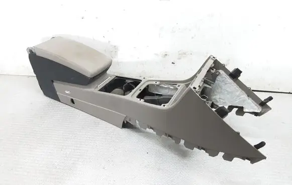 Volkswagen PASSAT B6 Center console 3C0864207