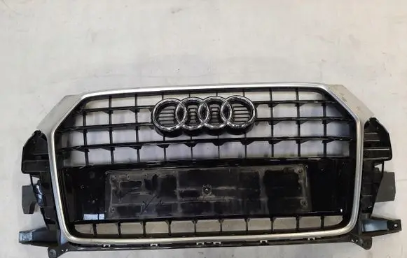 Audi Q3 8U Front bumper upper radiator grill 8U0853653H