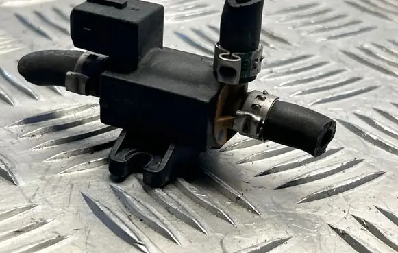 Volvo XC60 Turbo solenoid valve 31219138 70222100 20100325