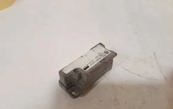 Volkswagen Sharan Airbag deployment crash/impact sensor 1J0909606G 36990403 5WK42320