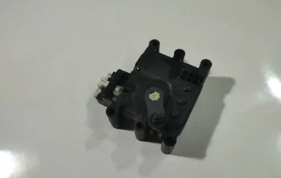 Mazda 3 I Air flap motor/actuator 