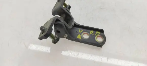 Mitsubishi Outlander Front door upper hinge