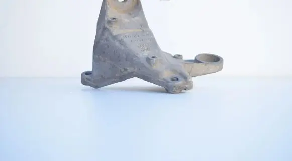 Audi A4 S4 B5 8D Engine mounting bracket 8D0399114L