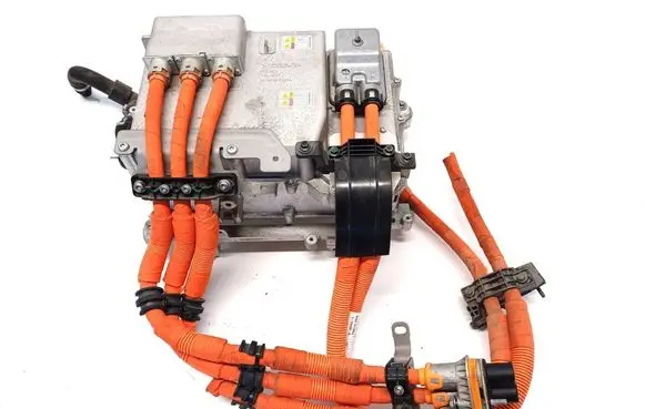 Voltage converter inverter