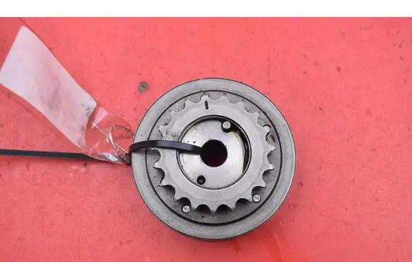 Volkswagen Golf IV Crankshaft pulley 06F109088J