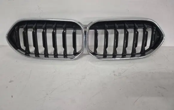 BMW 2 F44 Front bumper upper radiator grill 7476257