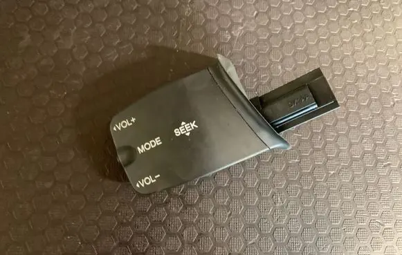 Head unit multimedia control