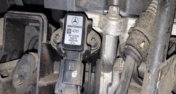Mercedes-Benz A W169 Air pressure sensor A0041538428