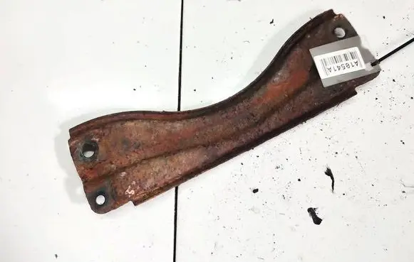Radiator mount bracket
