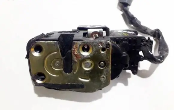 Mazda 626 Front door lock 1528007001 152800-7001