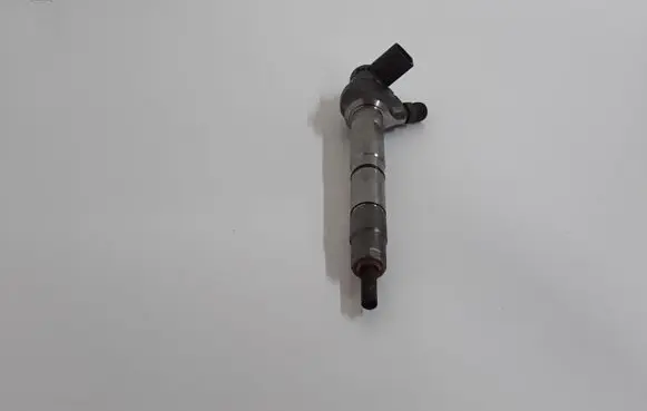 Audi A6 S6 C7 4G Fuel injector 0445110471 04L130277AE