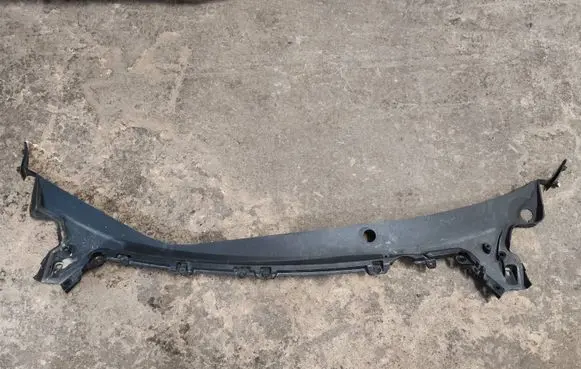 Tesla Model 3 Wiper trim 165483500A 165483600A