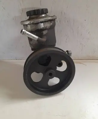 Toyota Corolla Verso E121 Power steering pump
