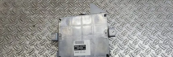 Toyota Prius (XW20) Engine control unit/module 2751001633 8966147110