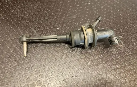 Citroen C5 Clutch master cylinder 306107623R