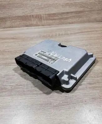 Opel Zafira B Engine control unit/module ECU 90569348 0281001634 17700968