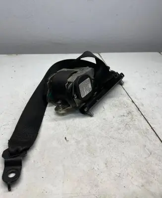Mercedes-Benz Sprinter W906 Rear seatbelt A9068600285 040202