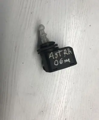 Headlight level adjustment motor