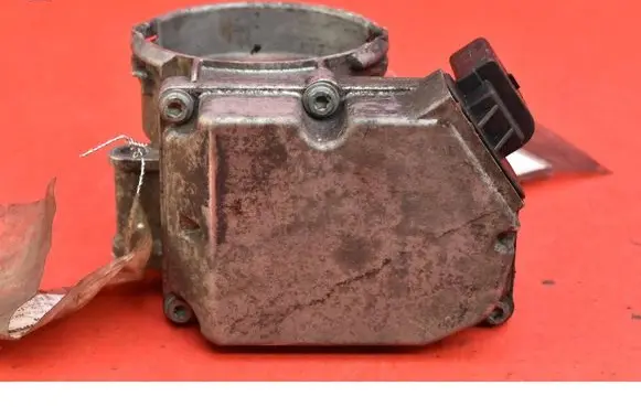 Volkswagen Golf IV Throttle body valve 03G128063V
