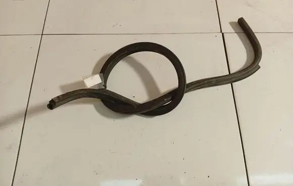 Volkswagen Touran I Engine compartment rubber 