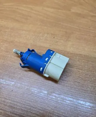 Brake pedal sensor switch