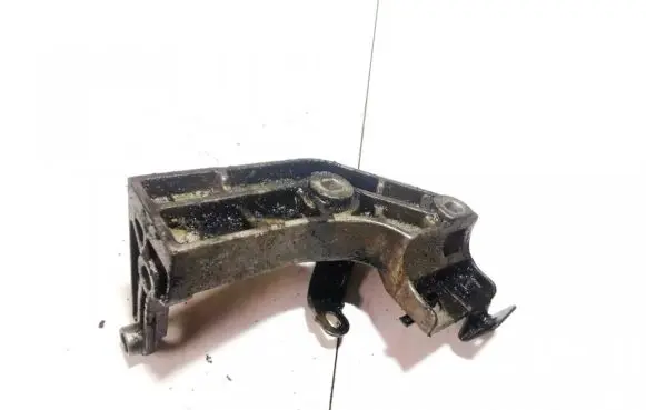 Volvo S40, V40 Engine mounting bracket 8200055566