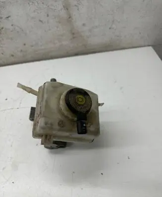 BMW X6 M Brake fluid reservoir 6771718
