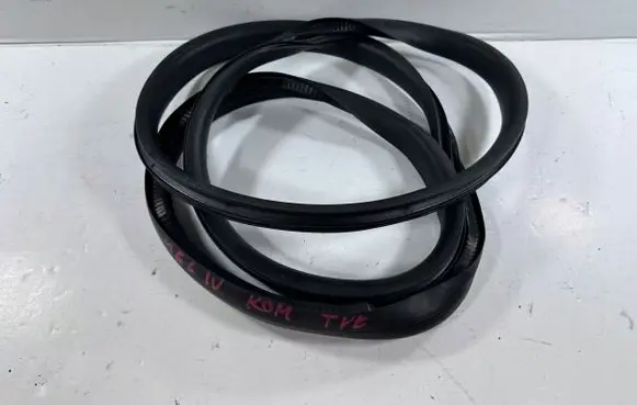 Renault Megane IV Rubber seal loading door 