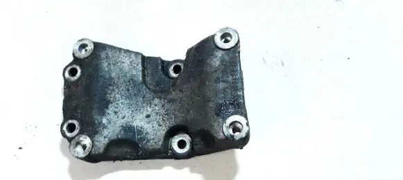 Ford Focus Engine mounting bracket 98ff19d624ab