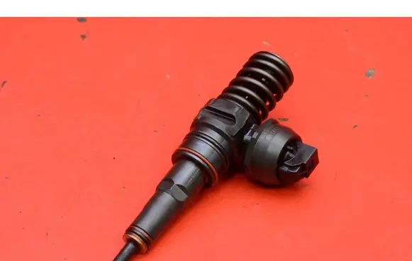 Volkswagen Golf IV Fuel injector 038130073AQ