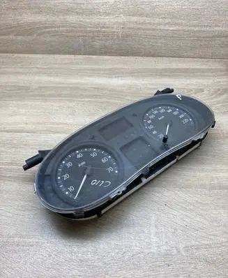 Renault Clio II Speedometer (instrument cluster) 8200276525A