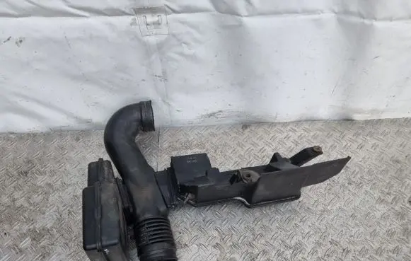 Toyota Land Cruiser (J100) Intake resonator 1787550190