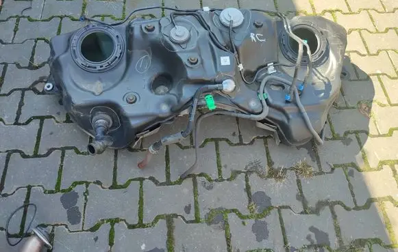 Lexus RC Fuel tank 