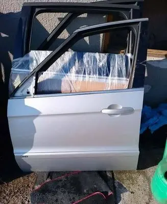 Ford S-MAX Front door 