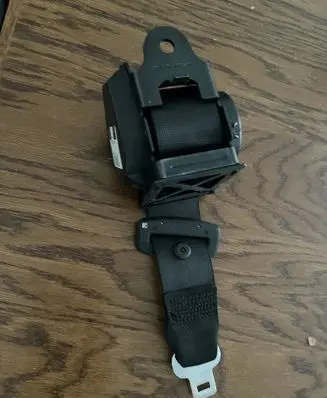 BMW 2 F44 Middle seatbelt (rear) 644634300B