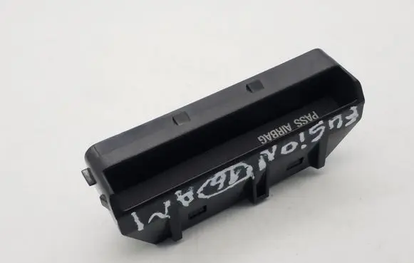 Ford Fusion II Passenger airbag on/off switch 2410H86