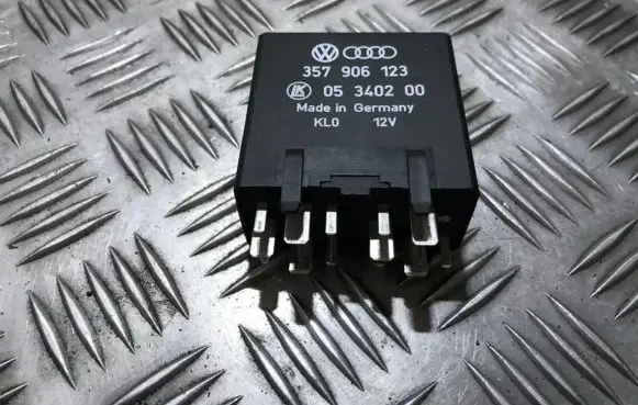 Volkswagen PASSAT B3 Other relay 357906123 05340200