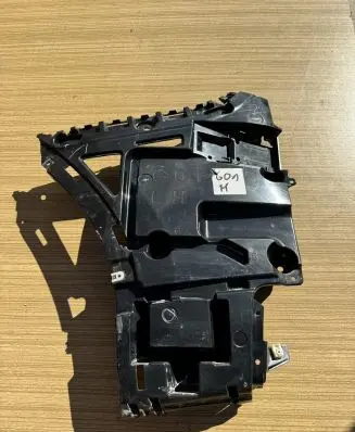 BMW X3 G01 Bumper support mounting bracket corner 7400667