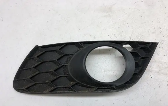 Skoda Octavia Mk2 (1Z) Front fog light trim/grill 1Z0807368C