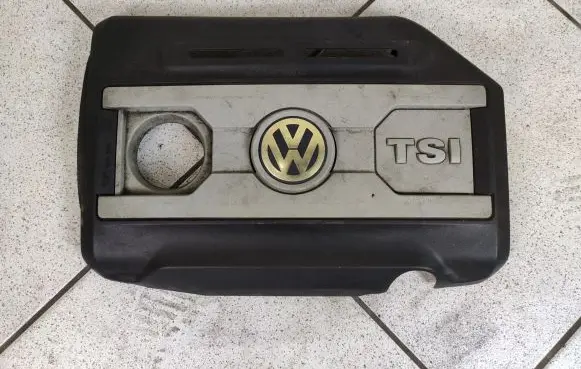 Volkswagen PASSAT CC Engine cover (trim) 06J103925P