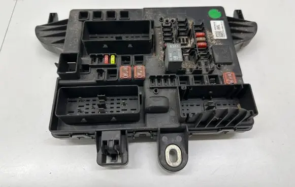 Opel Insignia A Fuse module 22737769