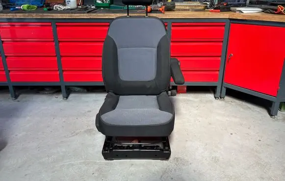 Renault Trafic III (X82) Front passenger seat 