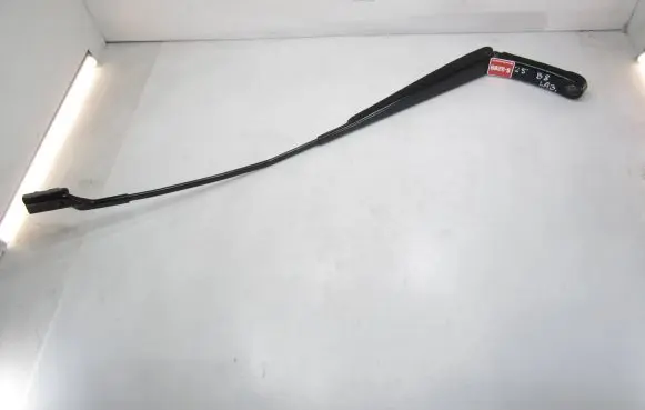 Volkswagen PASSAT B8 Front wiper blade arm 3G1955410